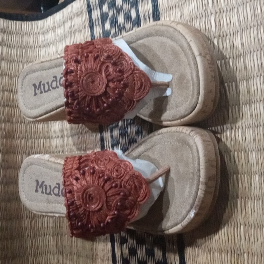 Mudd Size 7 sandals